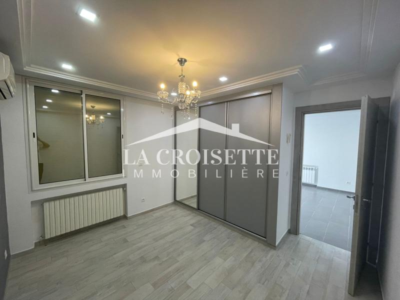 Appartement S+2 avec jardin et piscine à Gammarth